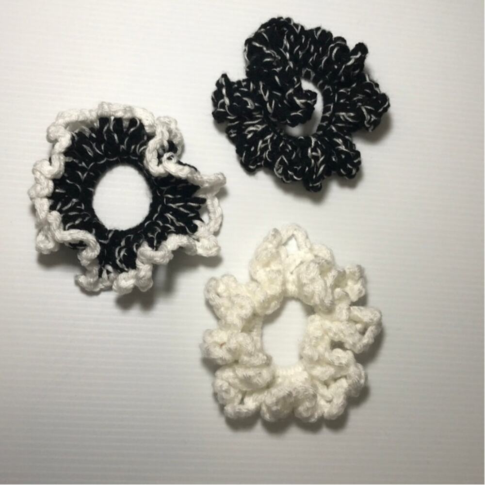 NWT Black White Handmade Crocheted Hair Scrunchie Set of 3